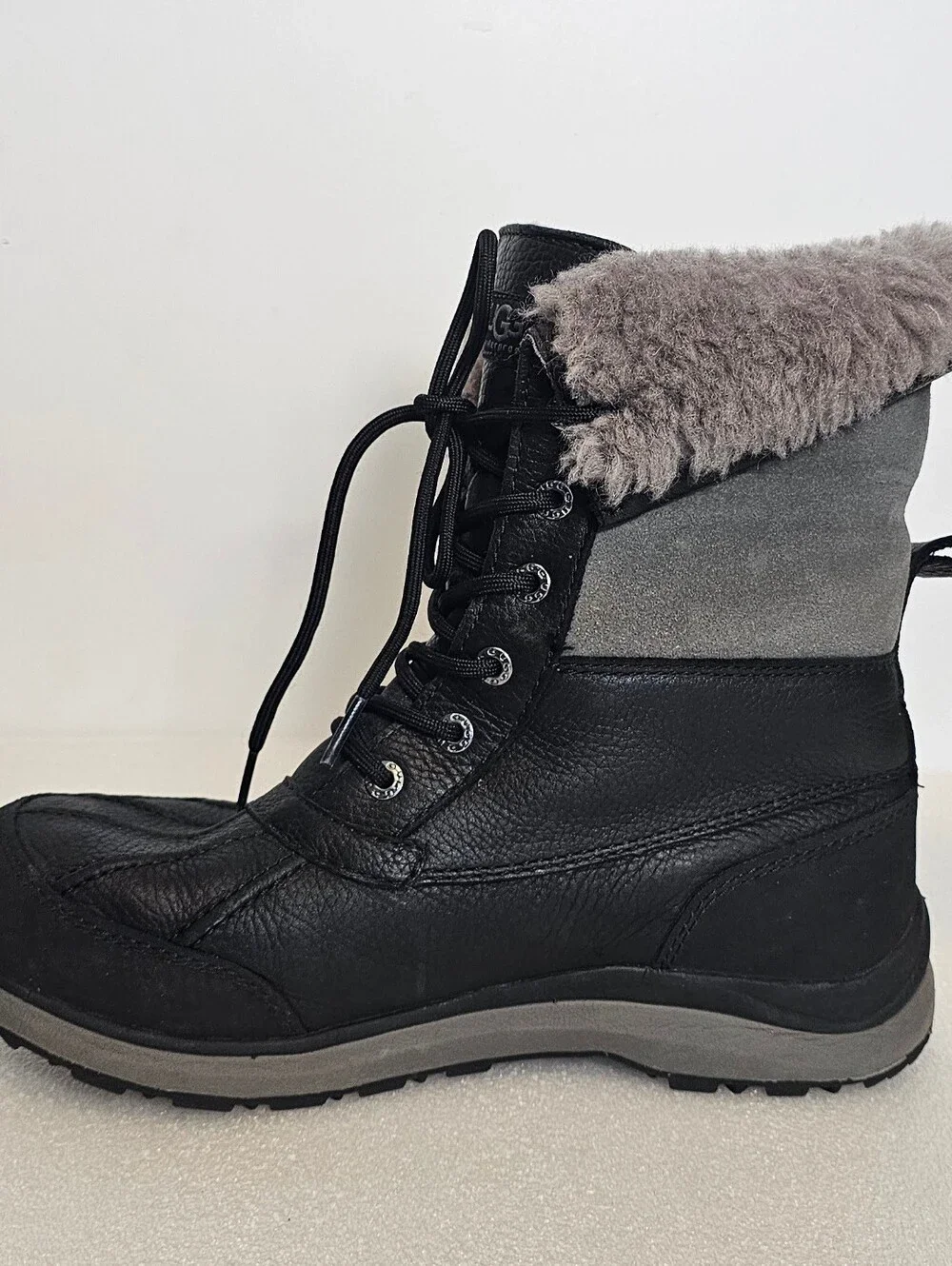 UGG Women’s Adirondack Boot III - Black Waterproof Insulated - Size 9